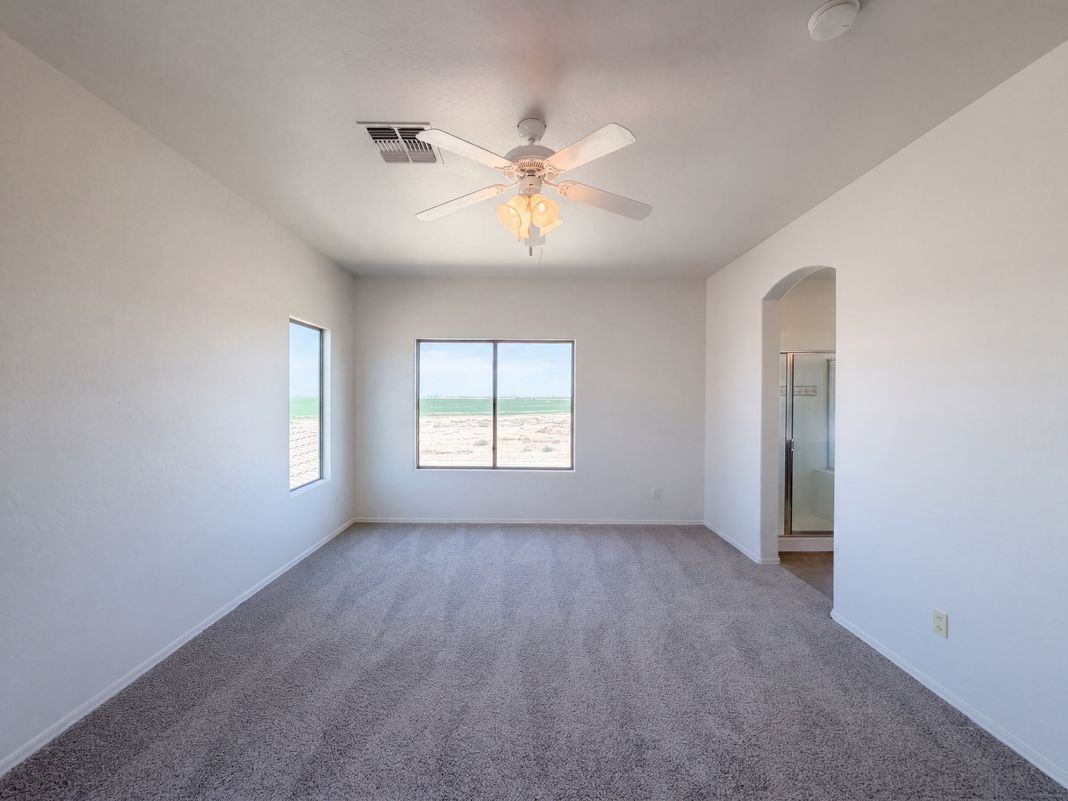 Property photo 3 of 1806 N Wildflower Ln