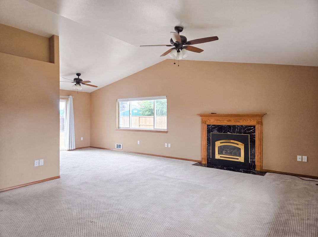 Property photo 3 of 131 Duke Dr