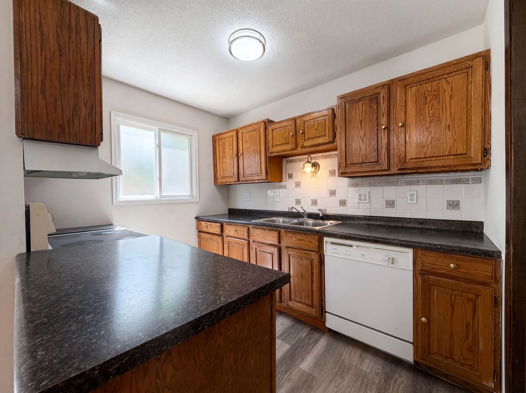 Property photo 2 of 13637 Heather Hills Dr