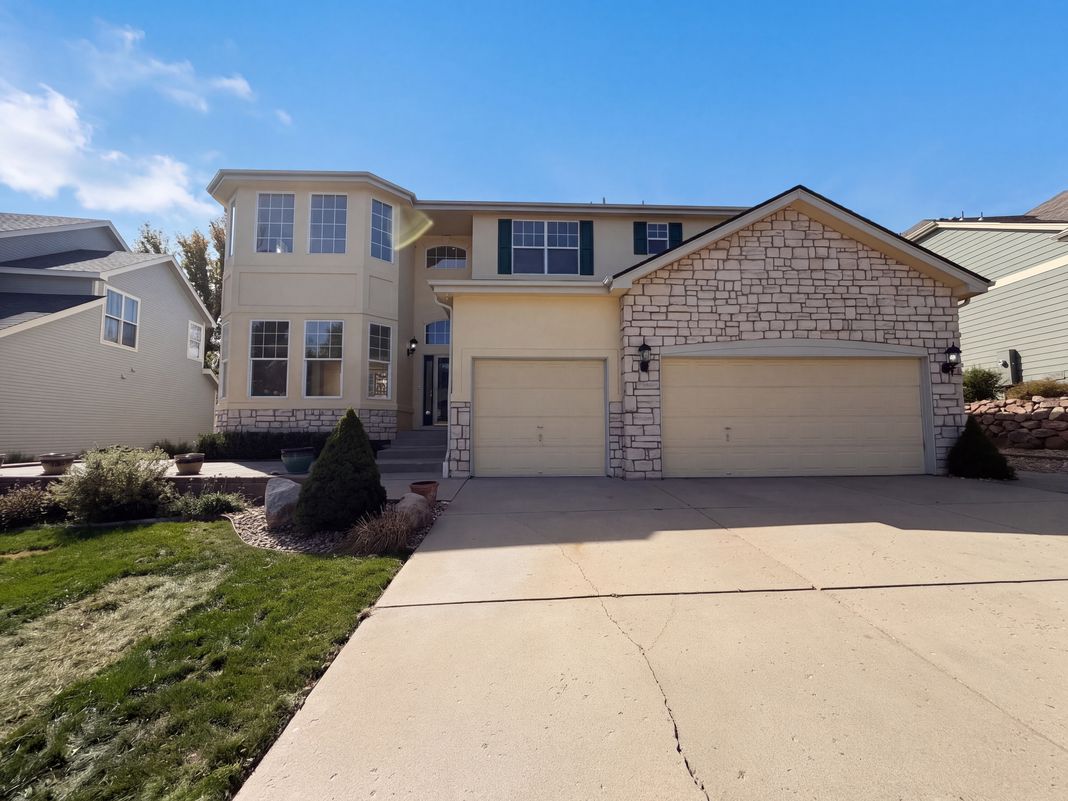 Property photo 1 of 660 Stonemont Ct