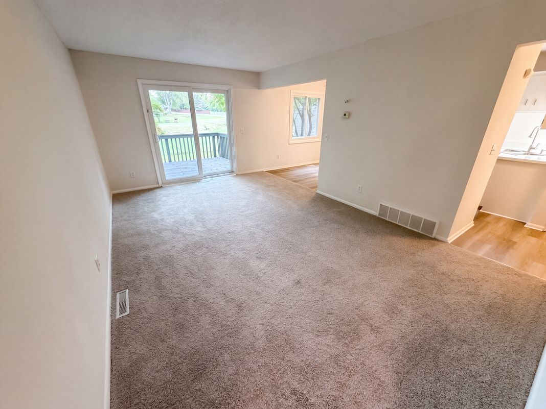 Property photo 3 of 15391 Trillium Cir