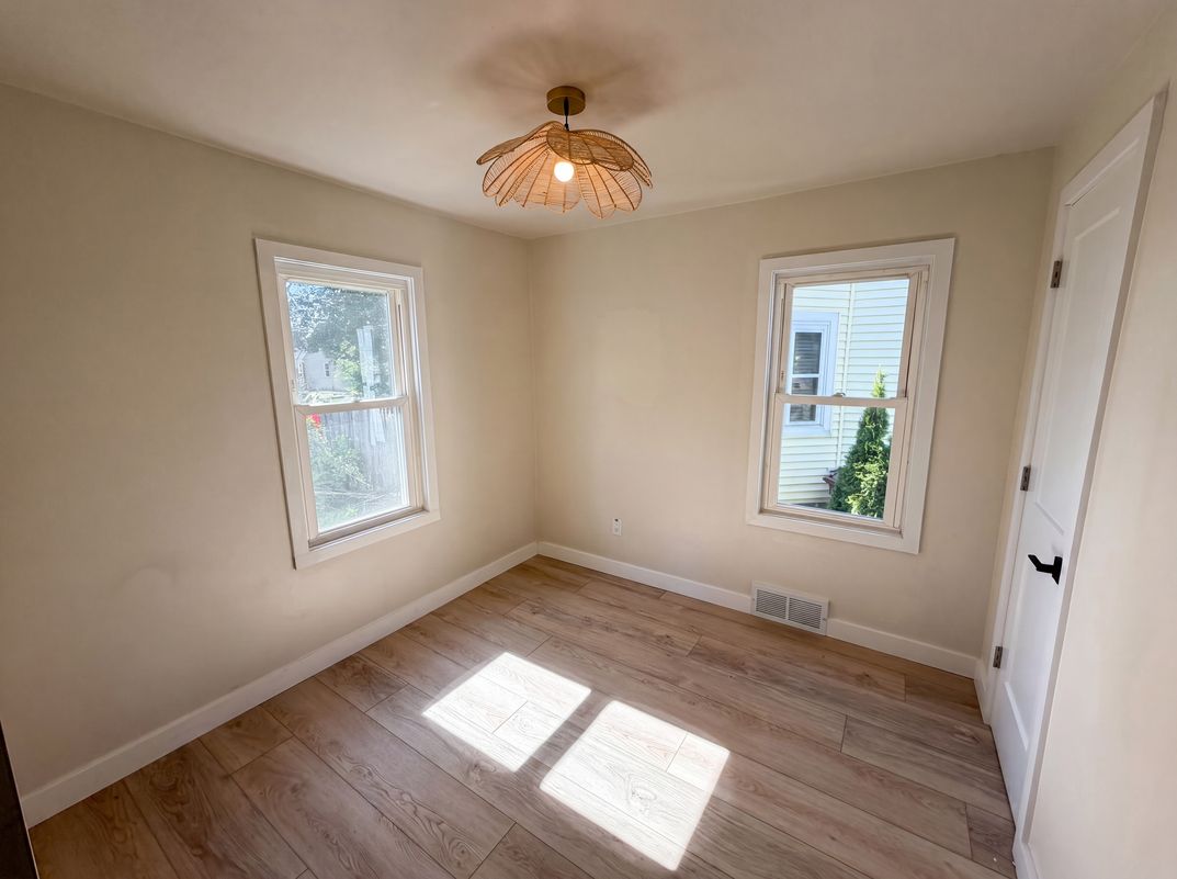 Photo 11 of 28 of 492 Algene St, Lake Orion, MI