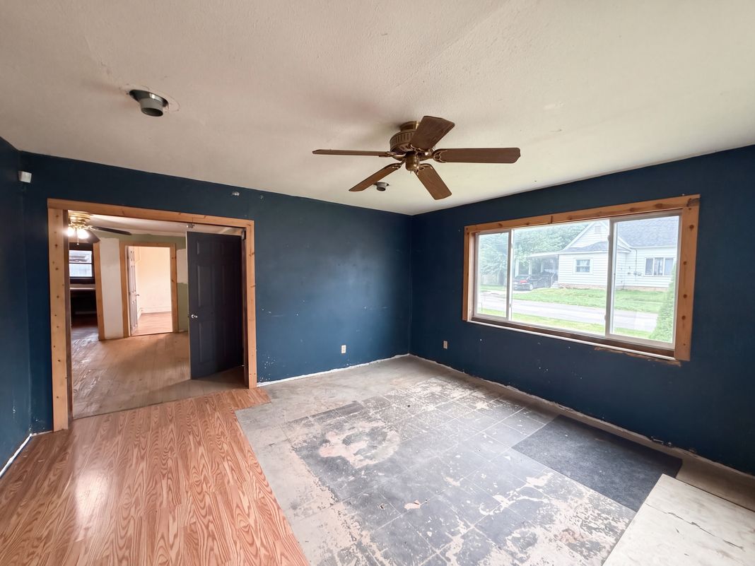 Property photo 3 of 309 B St NE