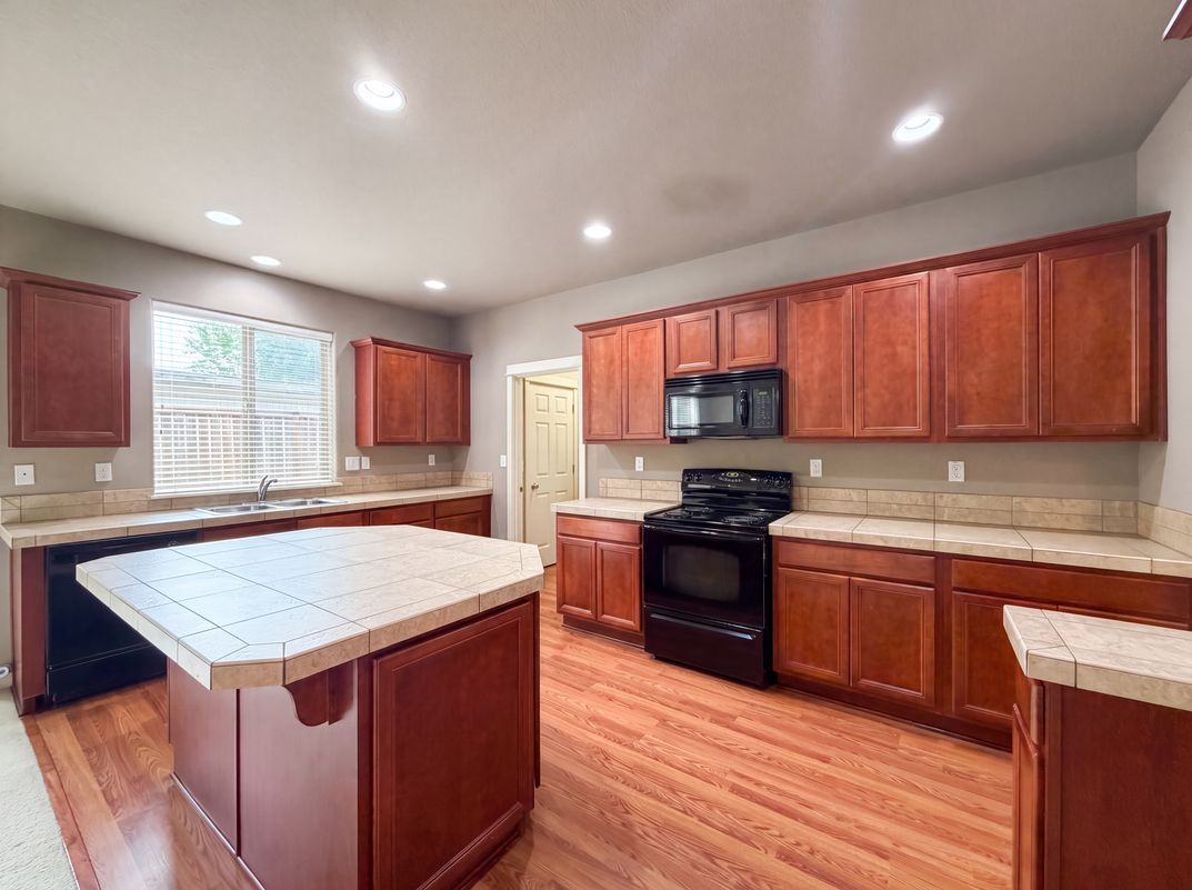 Property photo 2 of 1724 SW Willowview Ter