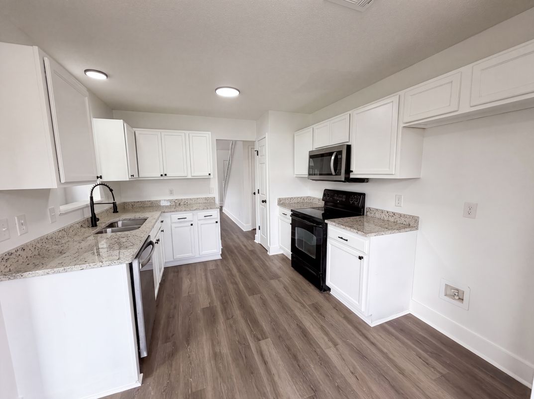 Property photo 2 of 349 Ridgehill Dr