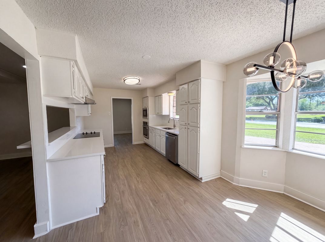 Property photo 2 of 5917 Raza Rd
