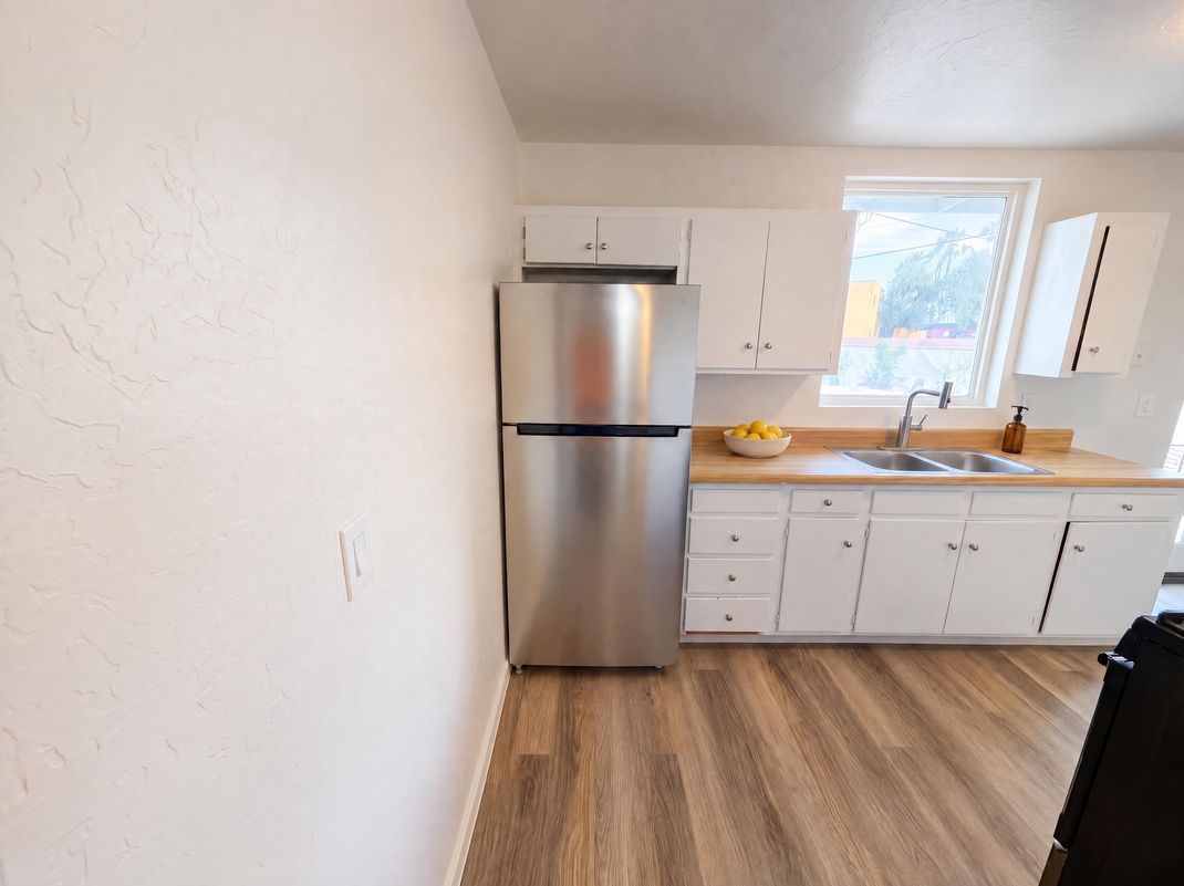 Property photo 2 of 4252 E Sylvane Dr