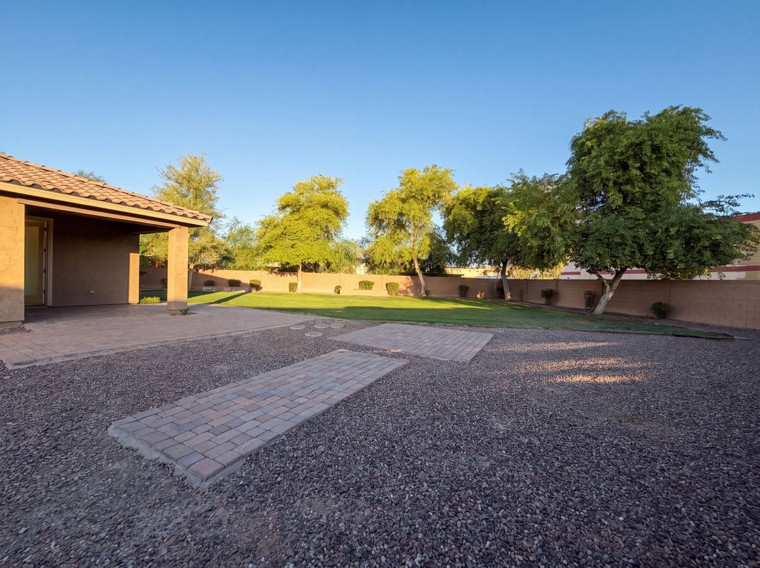 Photo 5 of 23 of 112 E Bernie Ln, Gilbert, AZ