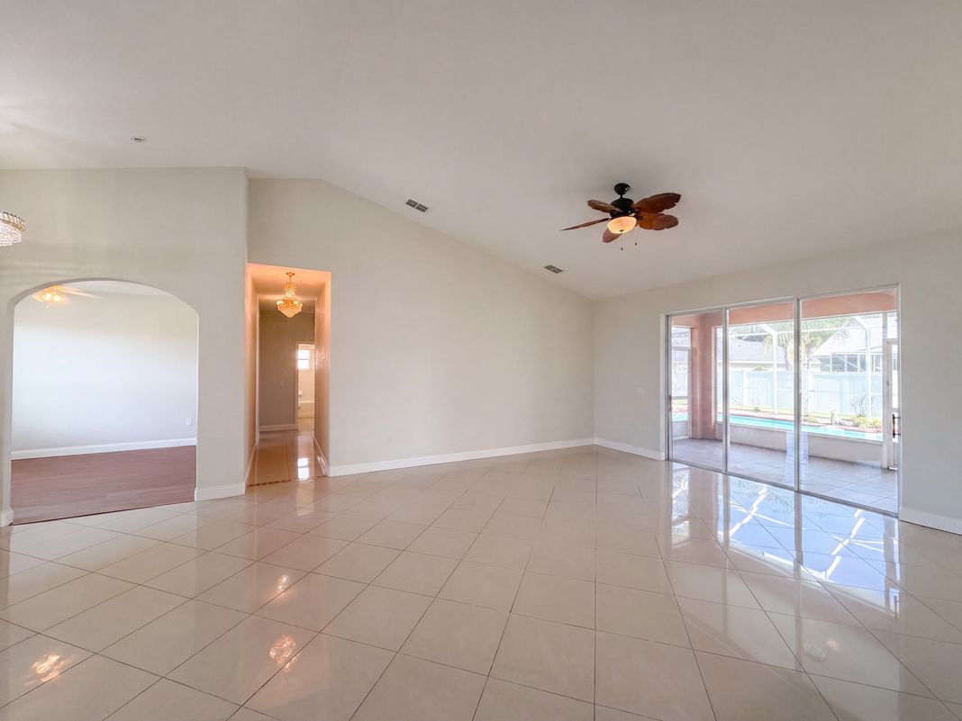 Property photo 3 of 313 Terranova Blvd
