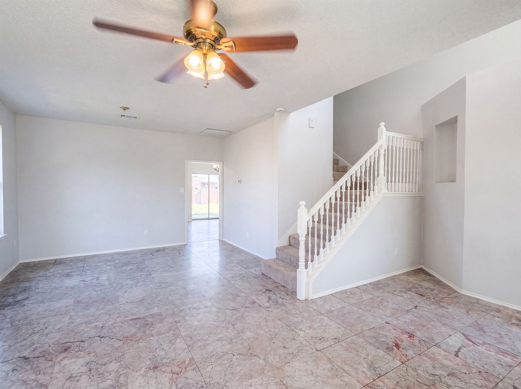 Photo 8 of 18 of 861 Pimernel Ln, Plano, TX