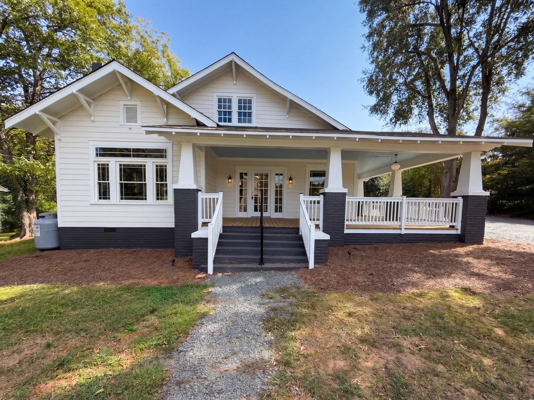 Property photo 1 of 502 N Elm St