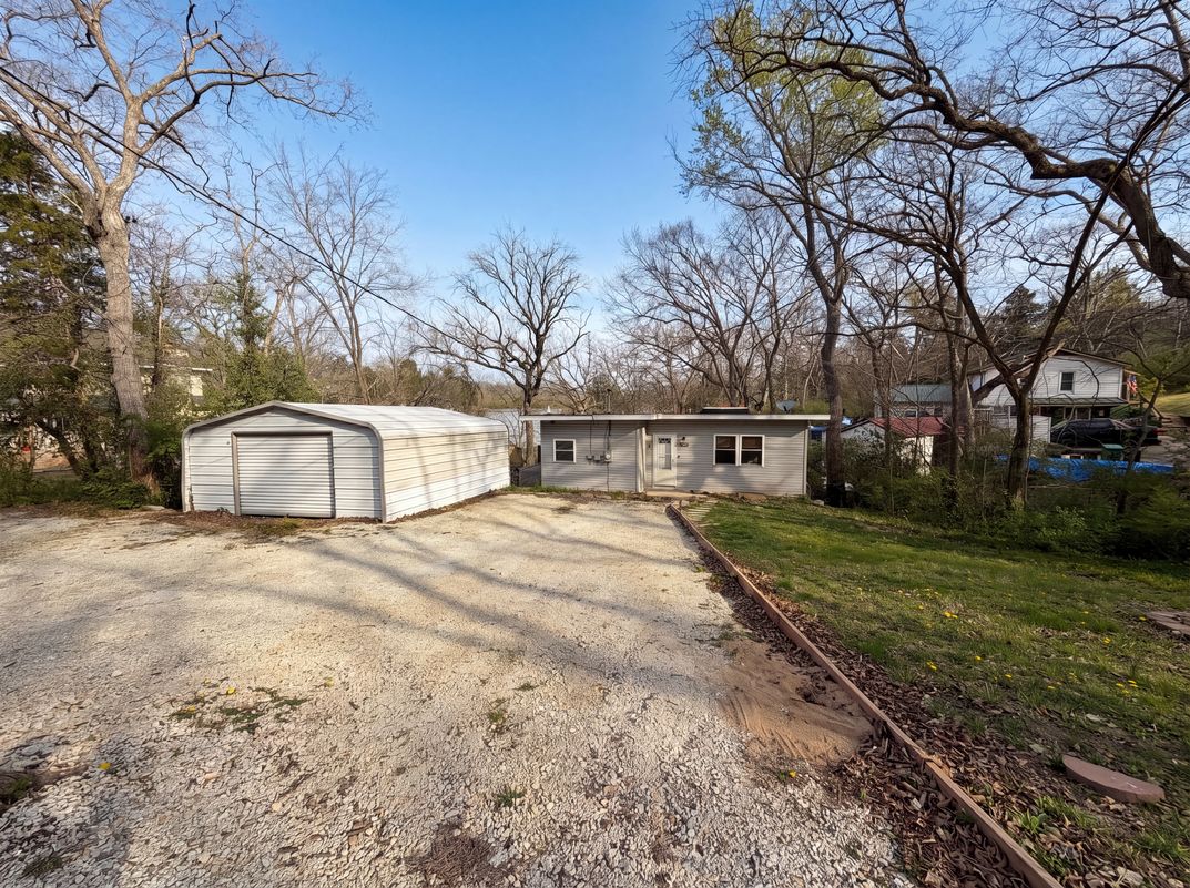 Property photo 1 of 8479 Lake Dr