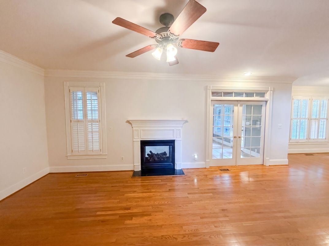 Property photo 3 of 3800 Crosstimbers Dr