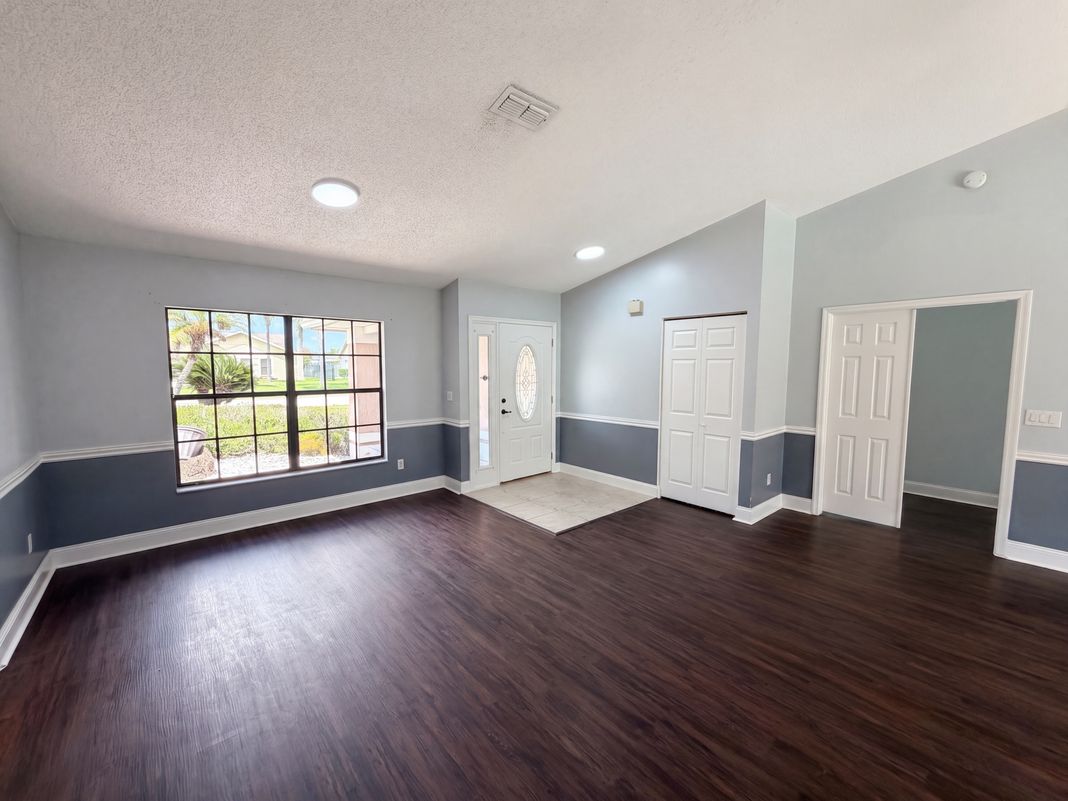 Property photo 3 of 14725 Eagles Crossing Dr