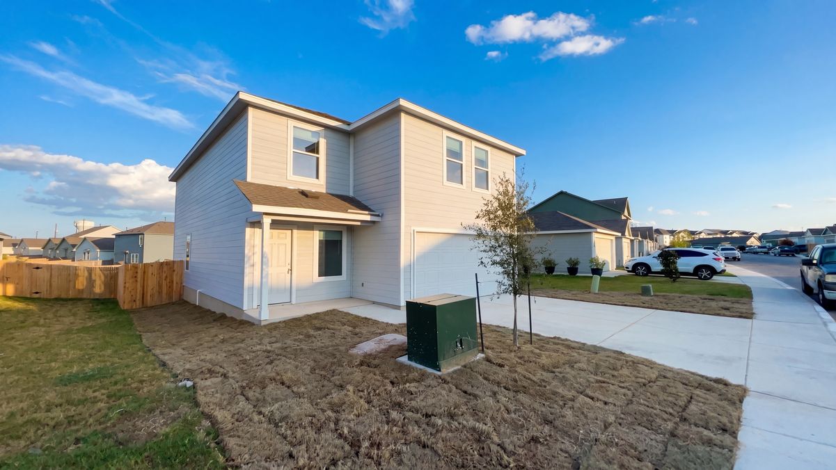 Property photo 1 of 618 Paul Cyn