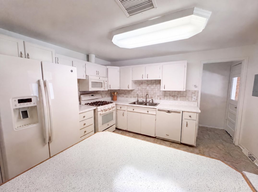 Property photo 2 of 5667 Johnson St