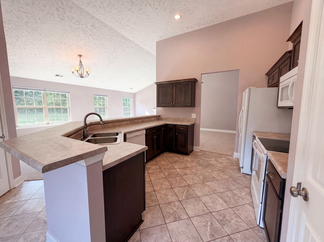 Property photo 2 of 447 Golf Club Ln