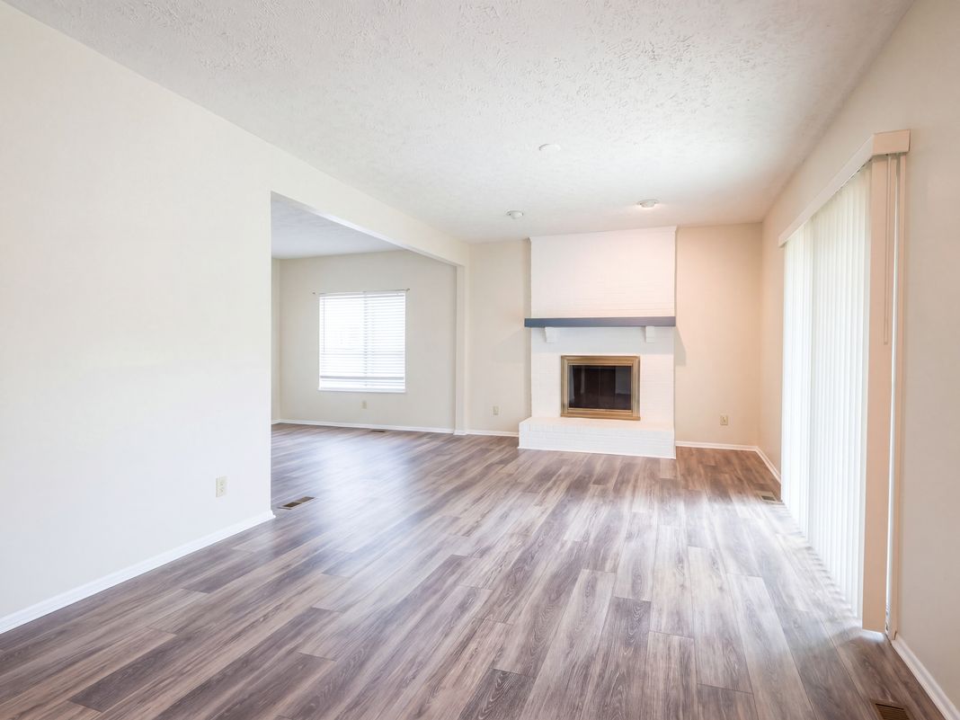 Property photo 3 of 5357 Carina Ct