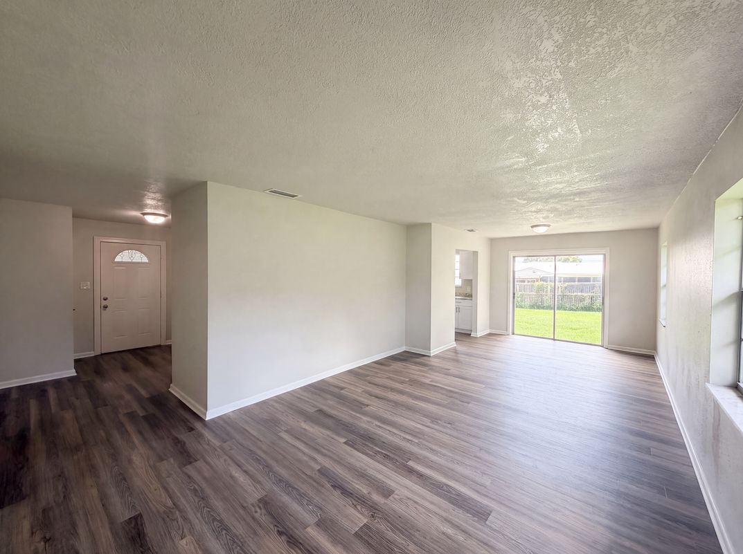 Property photo 3 of 4918 Denise Ave