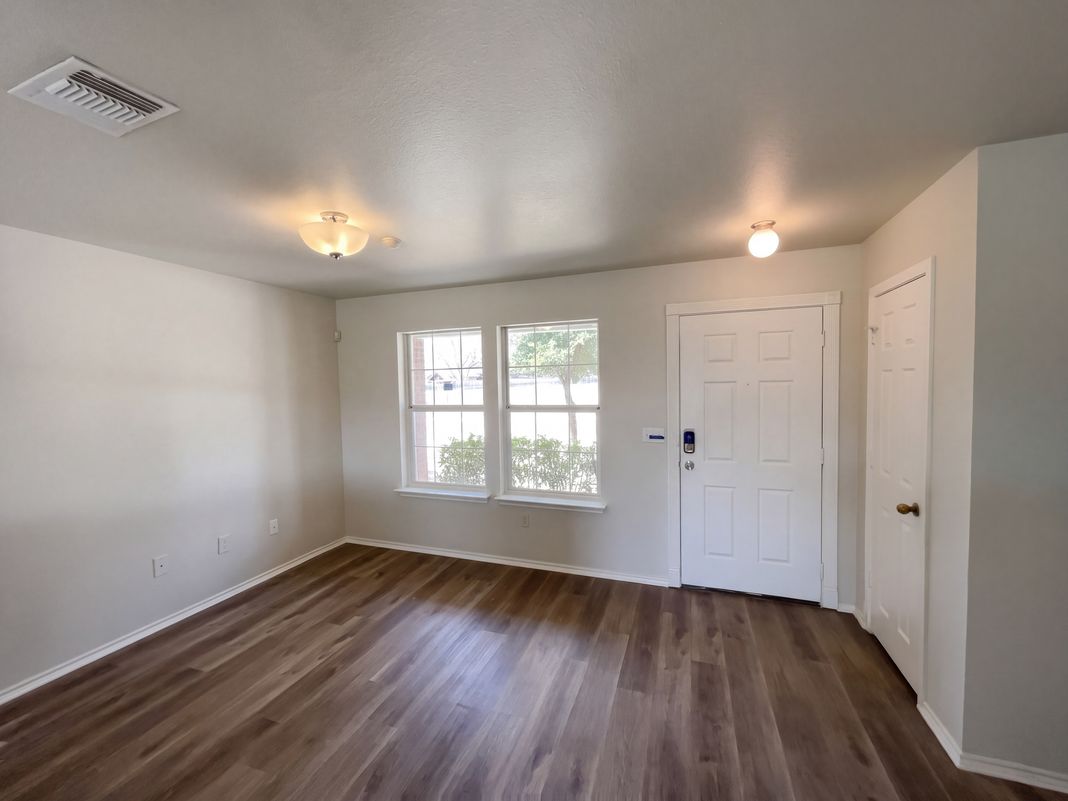 Property photo 3 of 9420 Dublin Grn