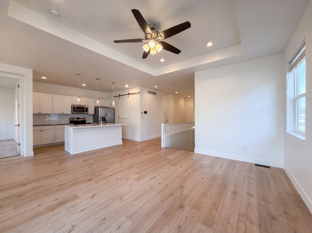 Property photo 3 of 712 N Country Trl