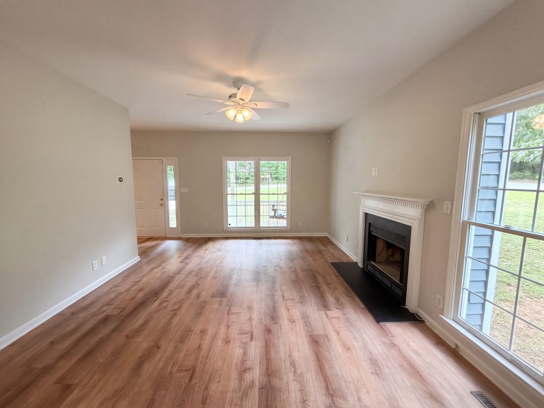 Property photo 3 of 614 Lafayette Dr