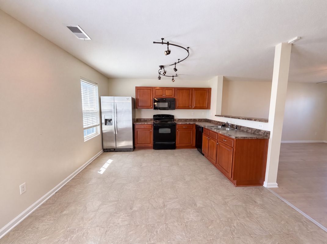 Property photo 2 of 2516 Boxford Ln
