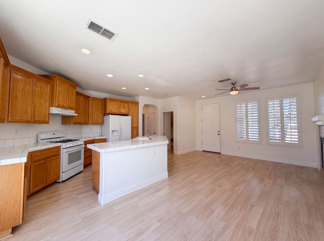 Property photo 2 of 7520 Elverta Rail Way