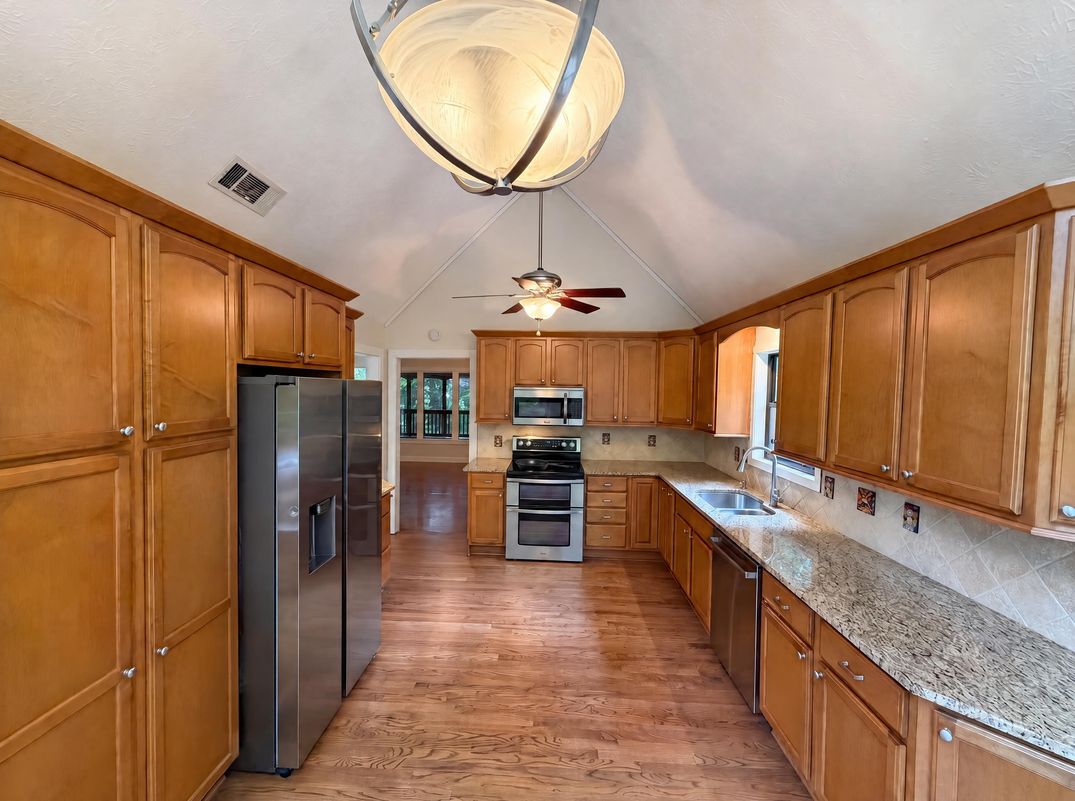 Property photo 2 of 4958 Scotts Creek Trl