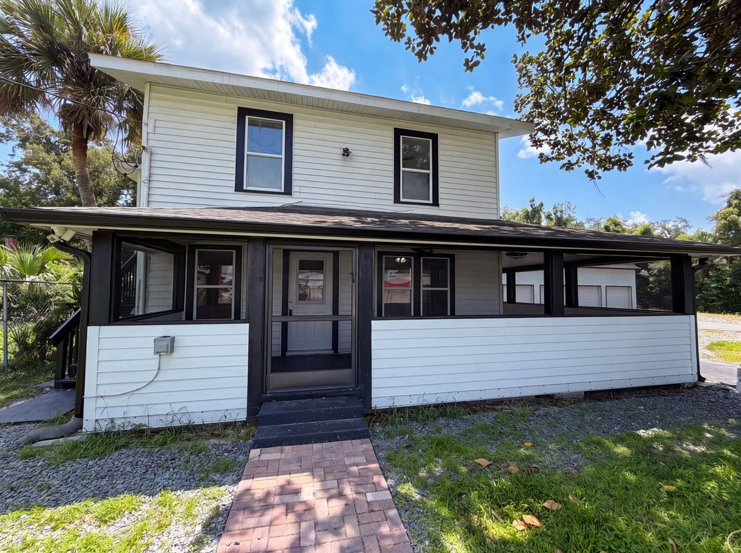 Property photo 1 of 111 S Oleander Ave