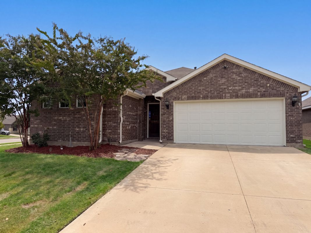 Property photo 1 of 8956 Devonshire Dr