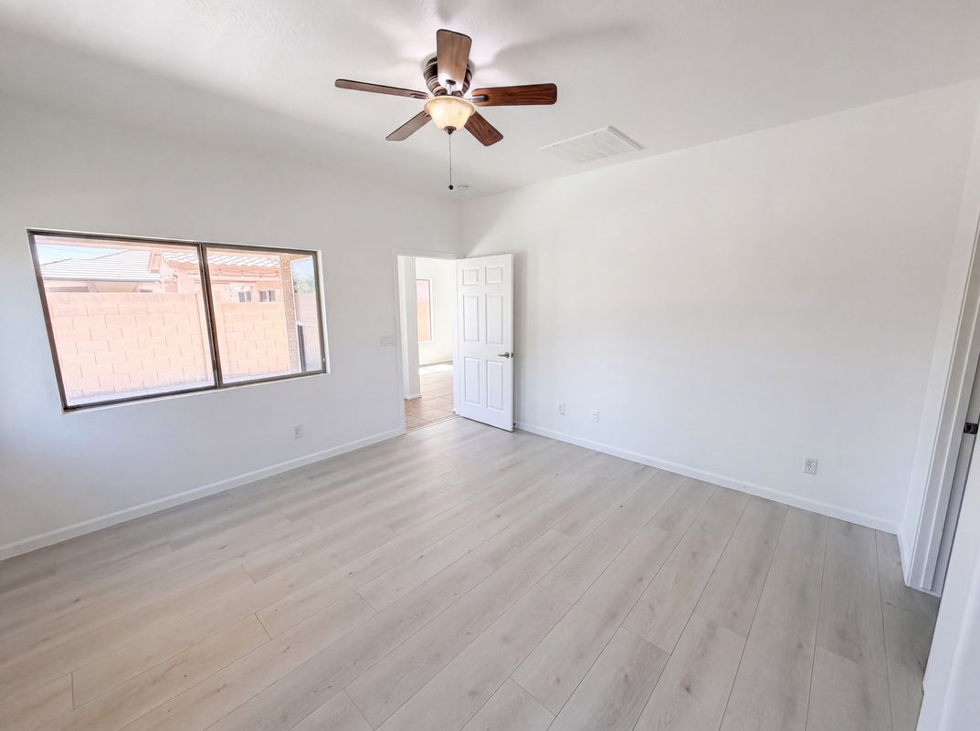 Photo 19 of 27 of 934 E Overlin Dr, Avondale, AZ