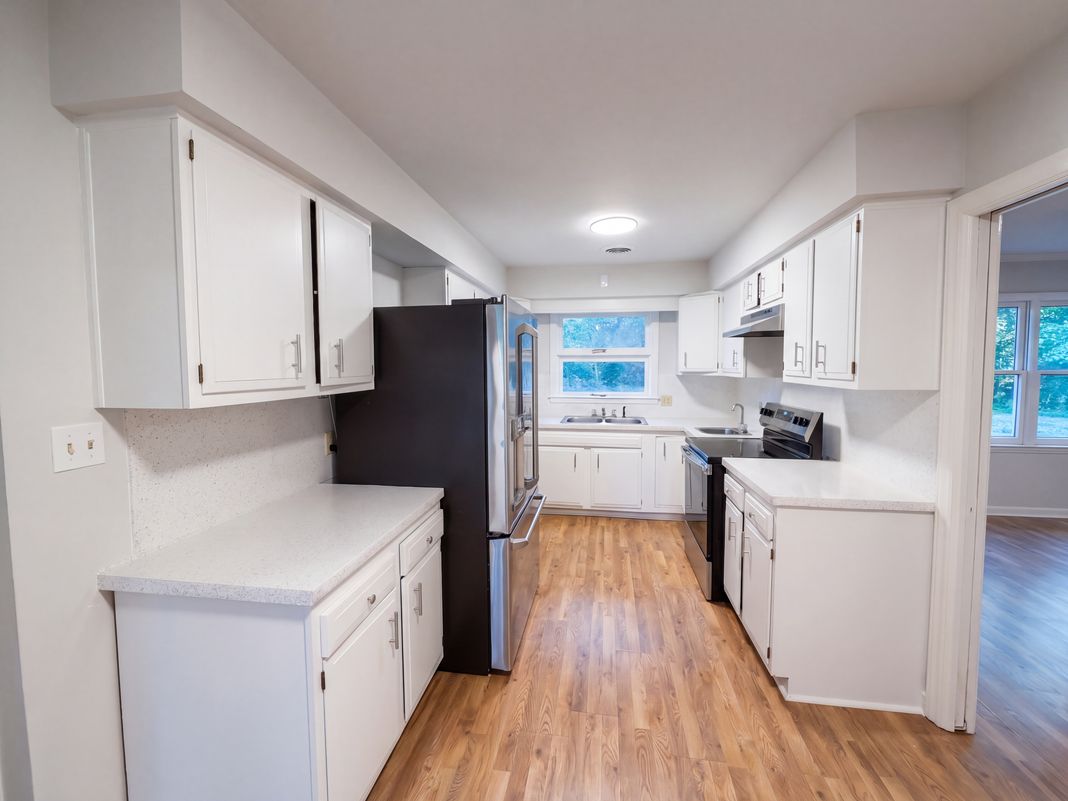 Property photo 2 of 1524 Mt Holly Huntersville Rd