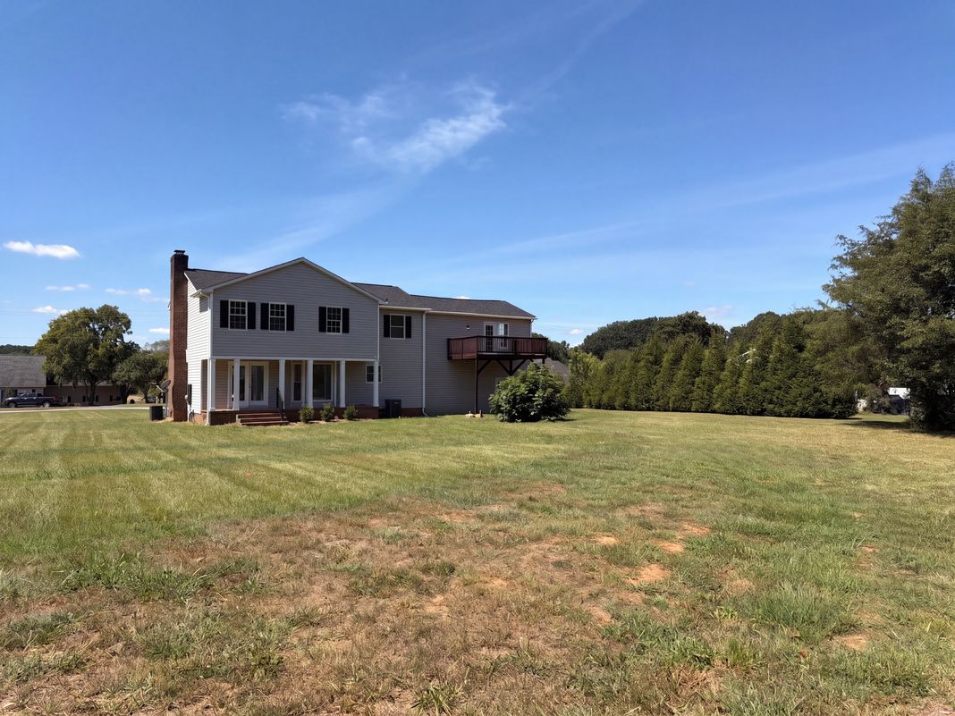 Property photo 2 of 221 Pennington Rd