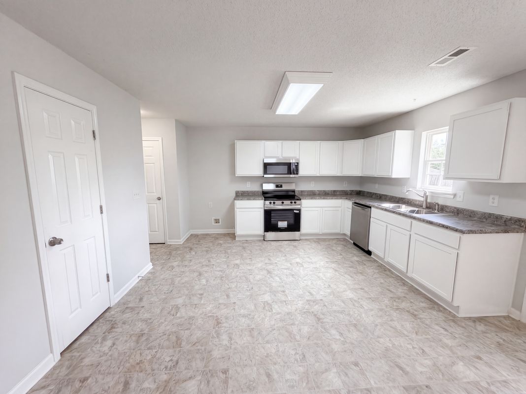 Property photo 2 of 145 Katrina Ct
