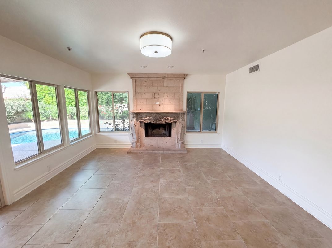 Property photo 3 of 9153 E Palm Tree Dr