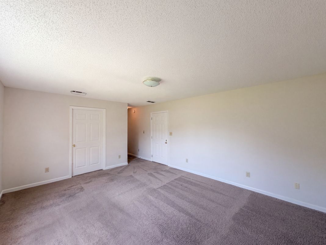 Property photo 3 of 3636 Mosswood Ln