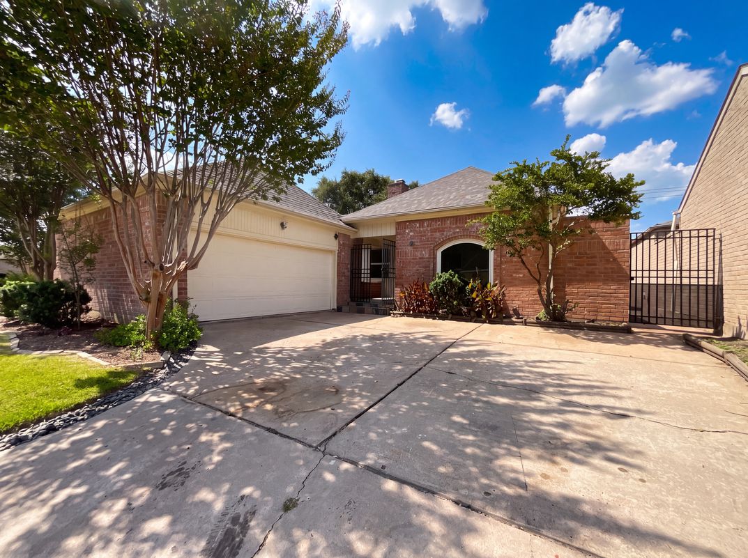 Property photo 1 of 12910 Ashford Chase Dr