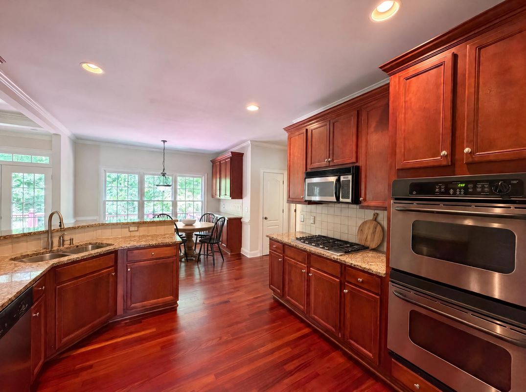 Property photo 2 of 861 Windsor Creek Dr