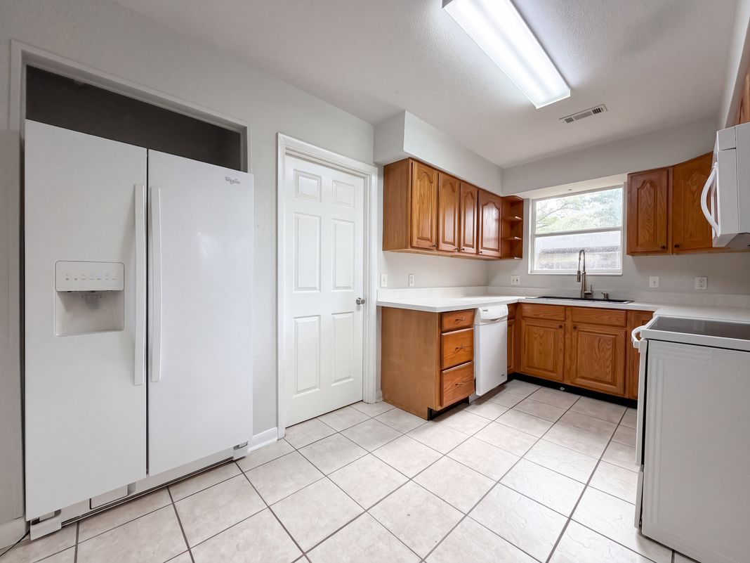 Property photo 2 of 5082 San Clerc Rd