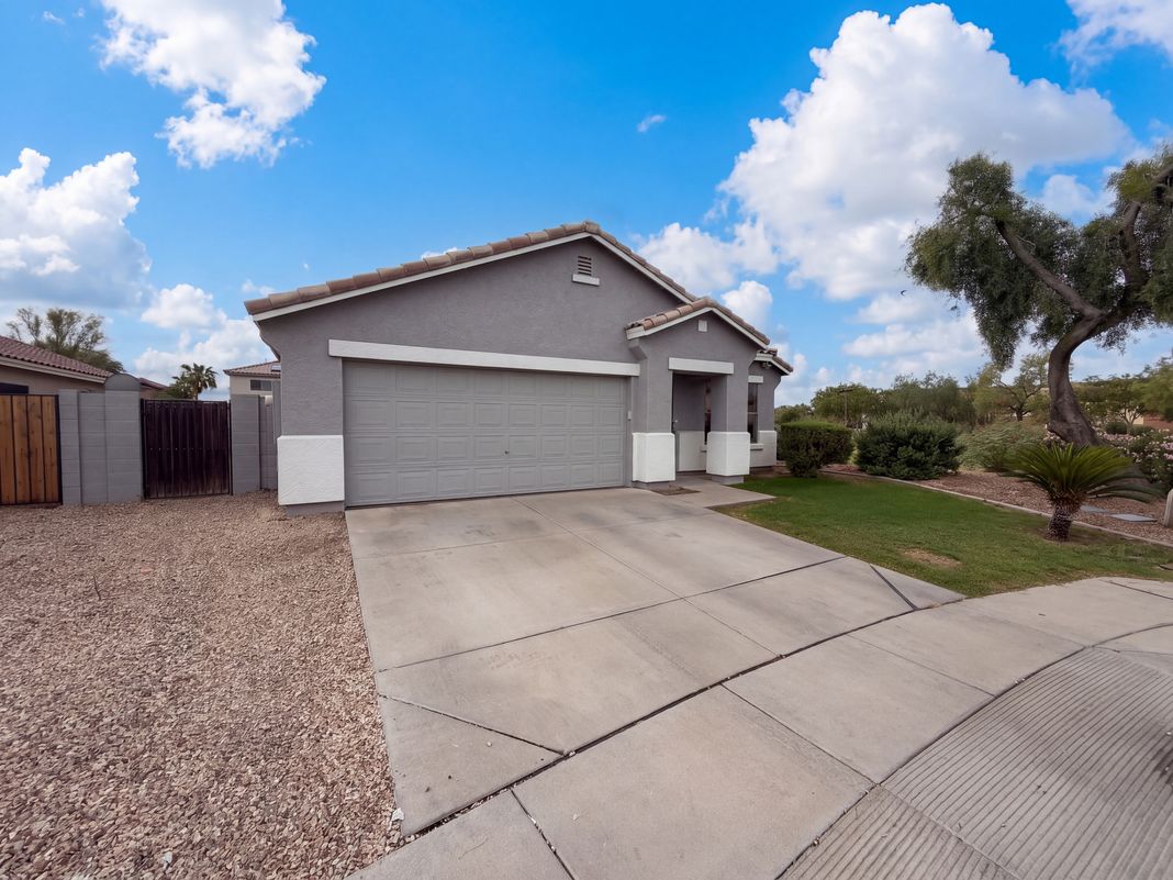 Property photo 2 of 9729 W Cordes Rd
