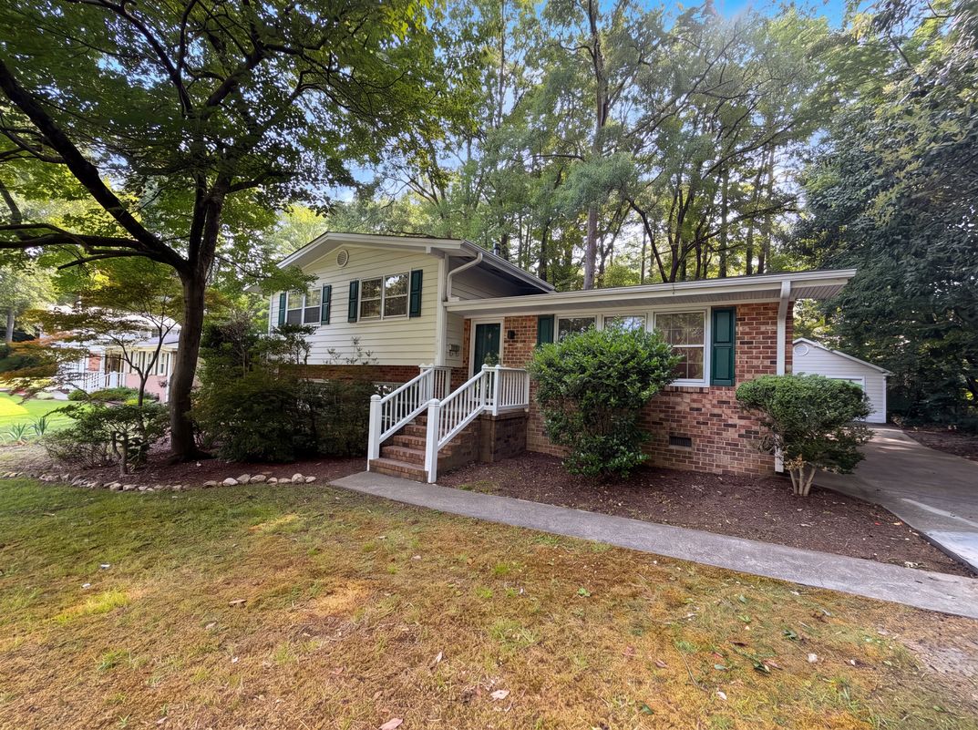 Property photo 1 of 917 Hillview Dr