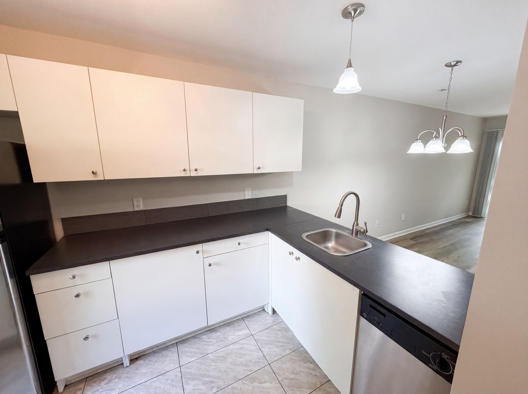 Property photo 2 of 4037 Briarhill Dr