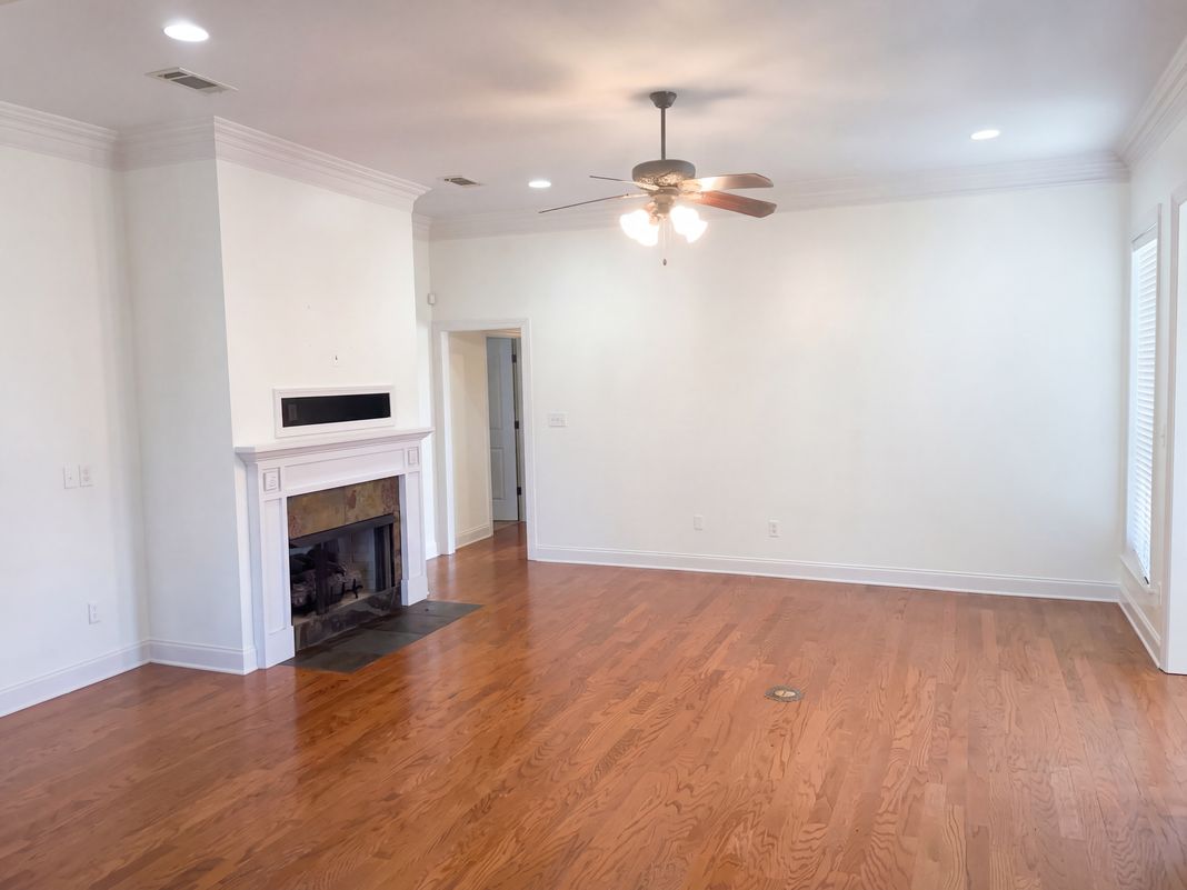 Property photo 3 of 2621 Middletowne Dr