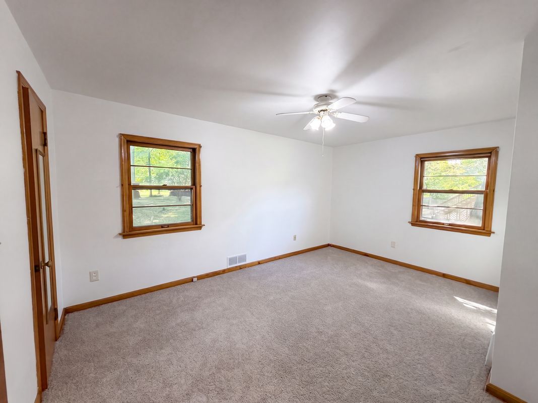 Property photo 3 of 29352 Waldensa Ave