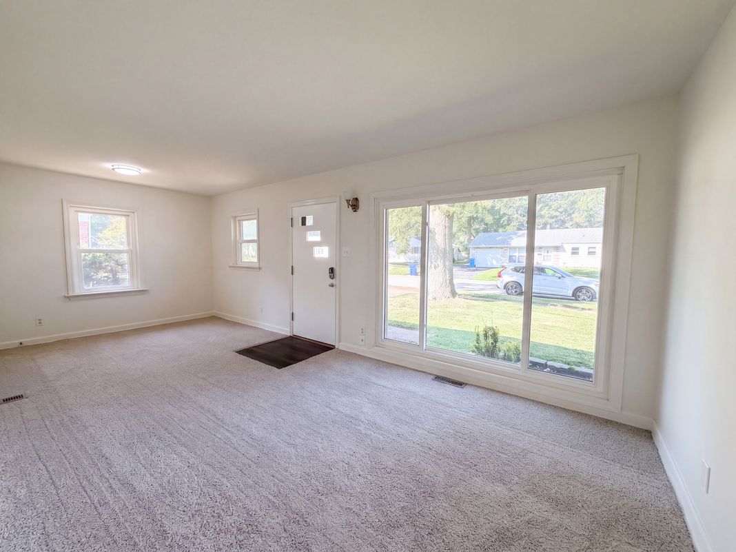 Property photo 3 of 1320 Gahan Dr
