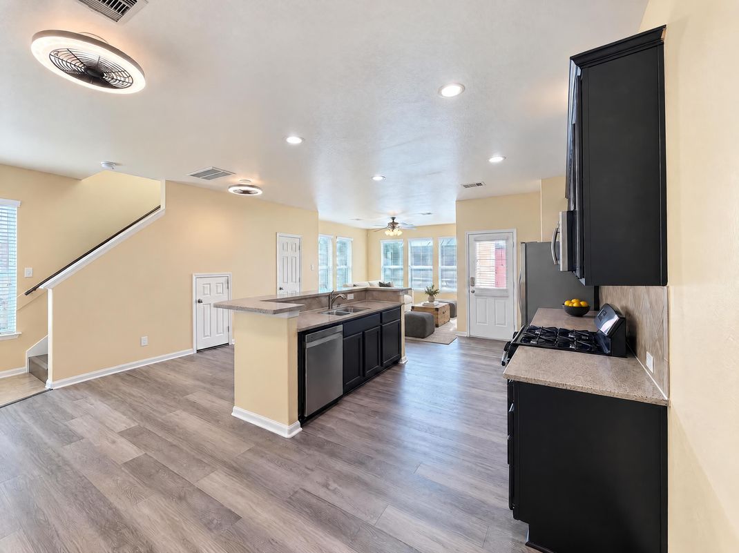 Property photo 2 of 6516 Stoney Creek Dr