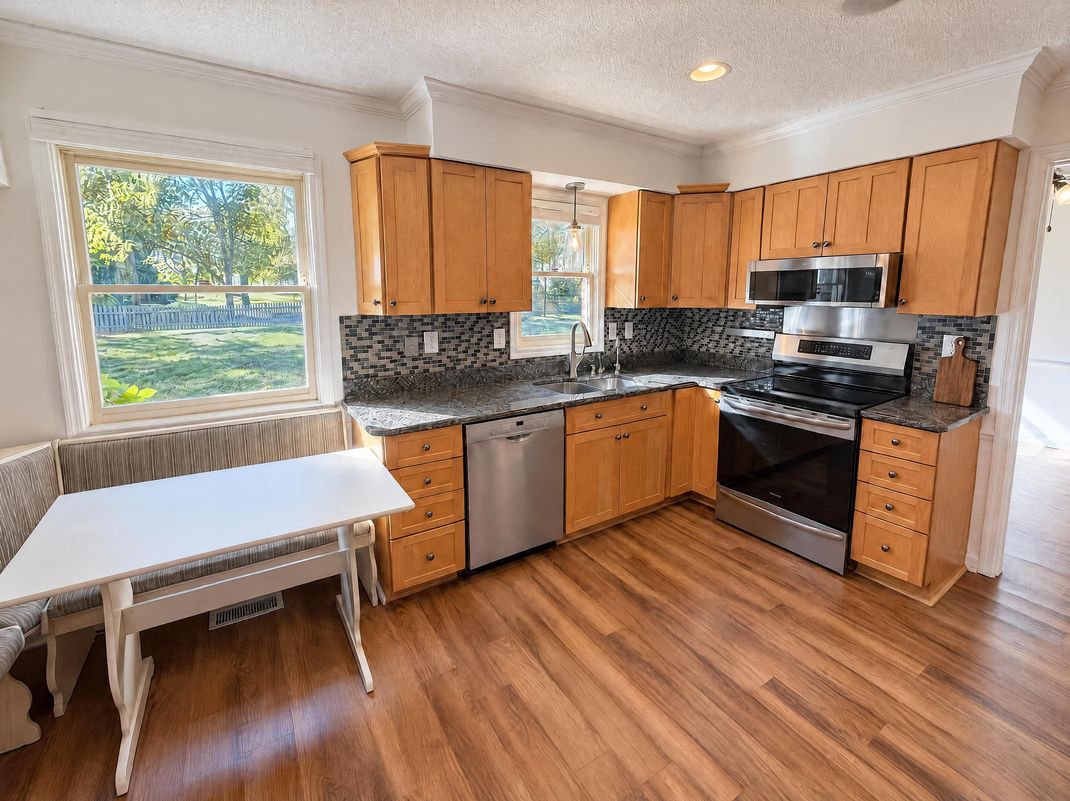 Property photo 2 of 348 Haldale Dr