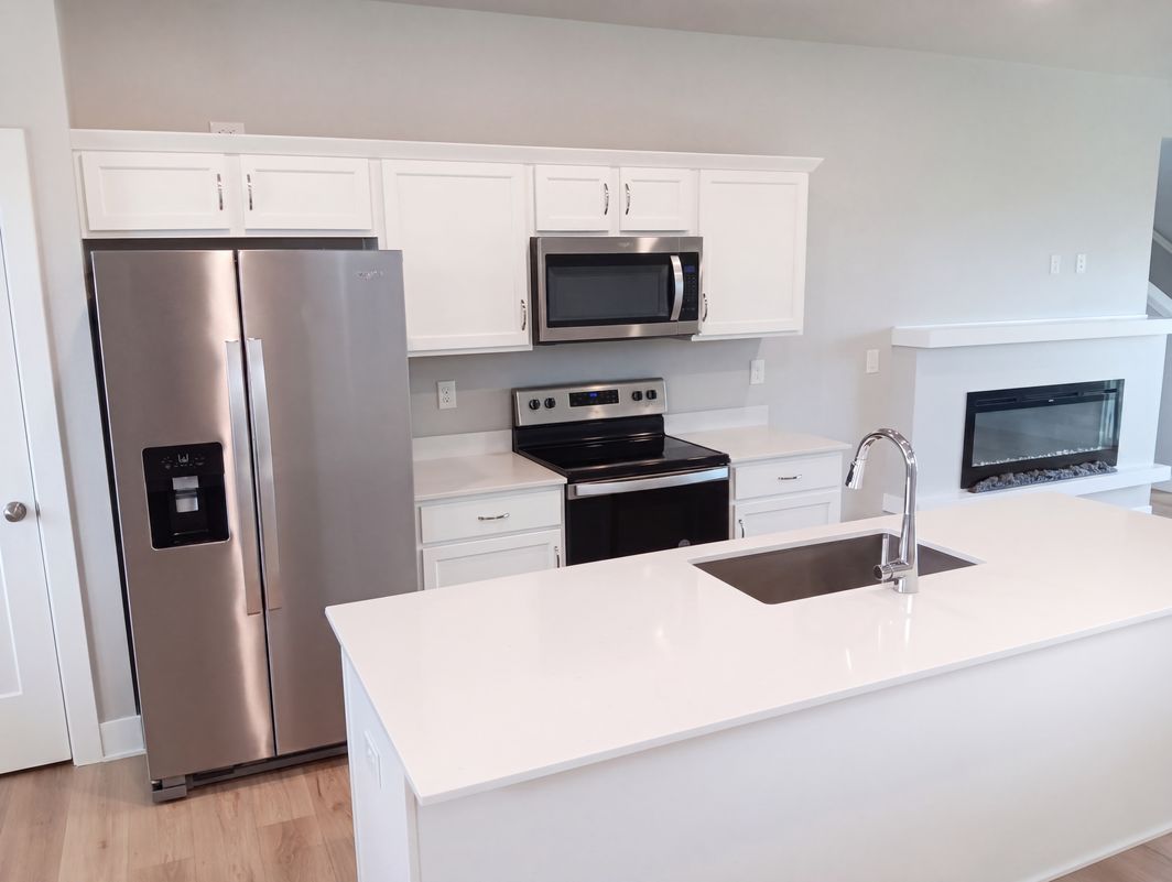 Property photo 2 of 15215 Deerview Dr