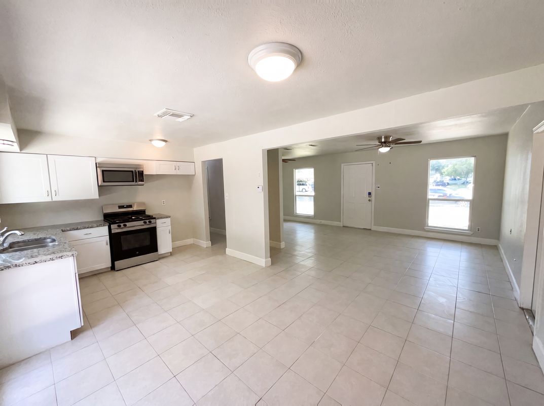 Property photo 2 of 7303 Havenbrook Dr